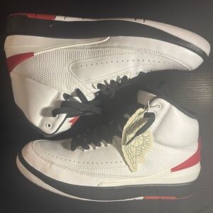 Jordan 2 Chicago Red’s Gently Used Mens Size 9.5 open to offers